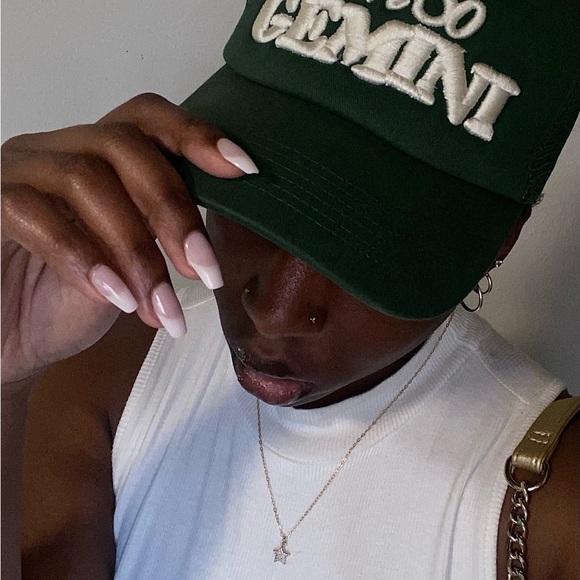 Meet your Posher, Kensie - Picture 4 of 6